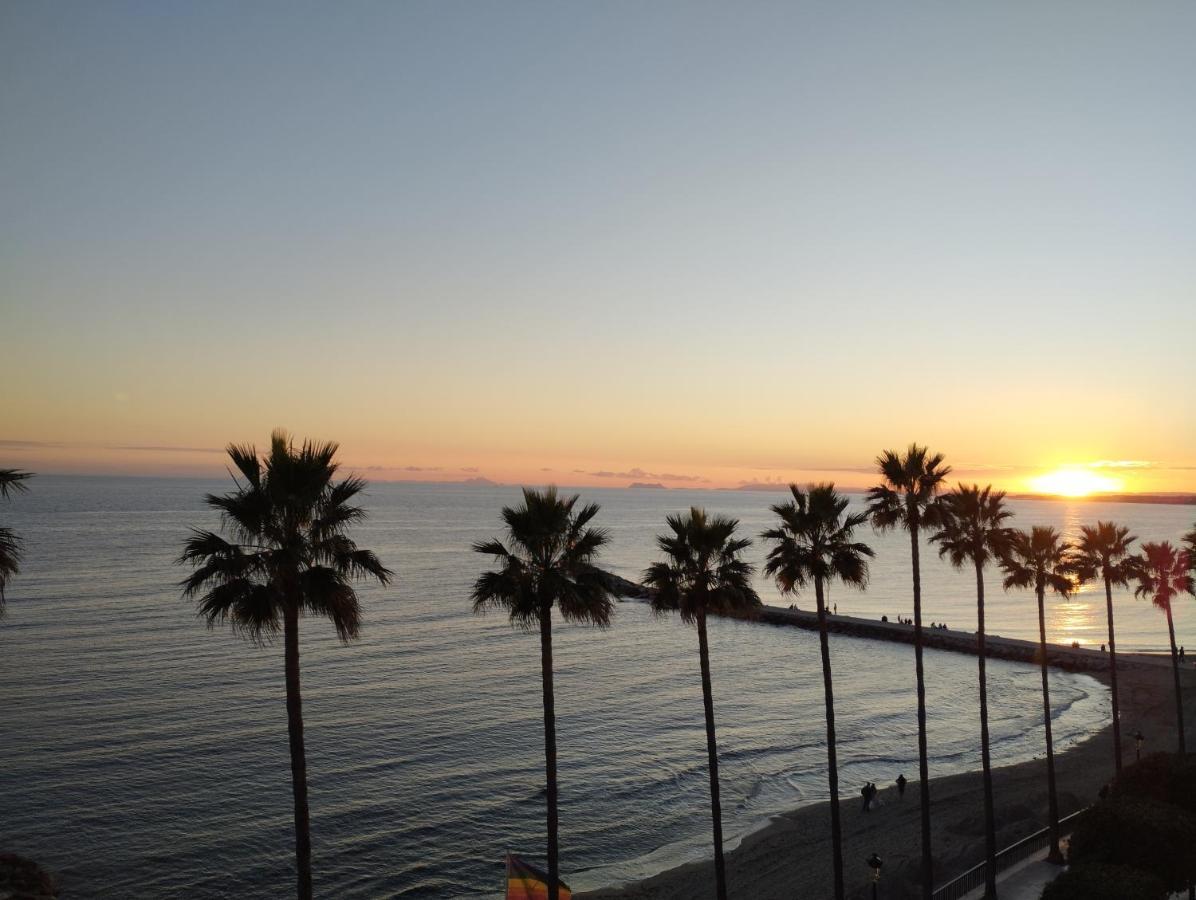 Beachfront Studio With Stunning Sea Views Marbella Esterno foto