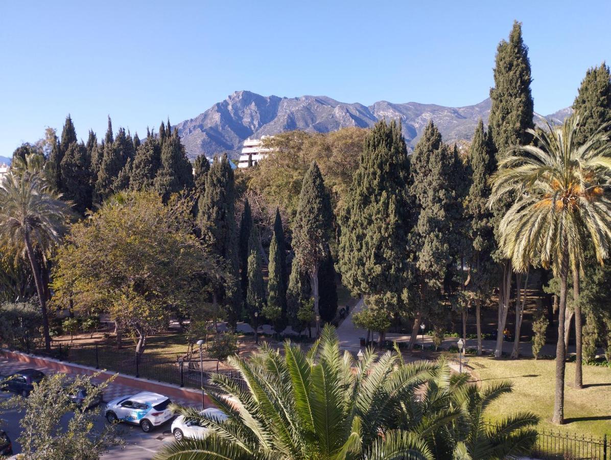 Beachfront Studio With Stunning Sea Views Marbella Esterno foto