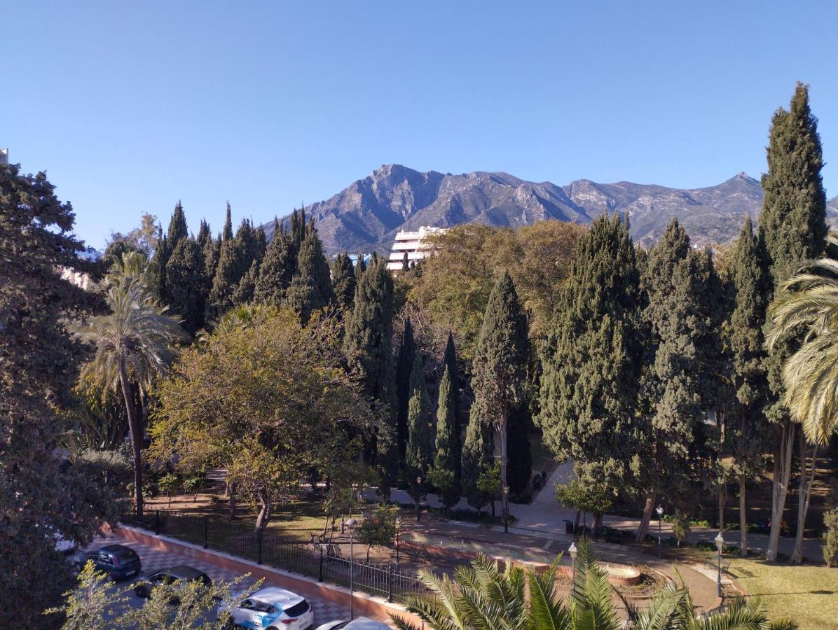 Beachfront Studio With Stunning Sea Views Marbella Esterno foto