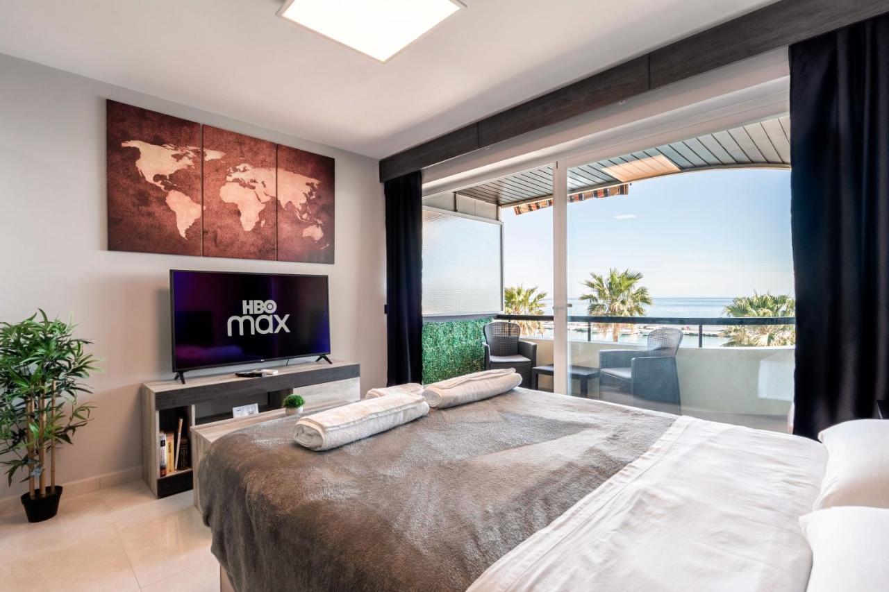 Beachfront Studio With Stunning Sea Views Marbella Esterno foto