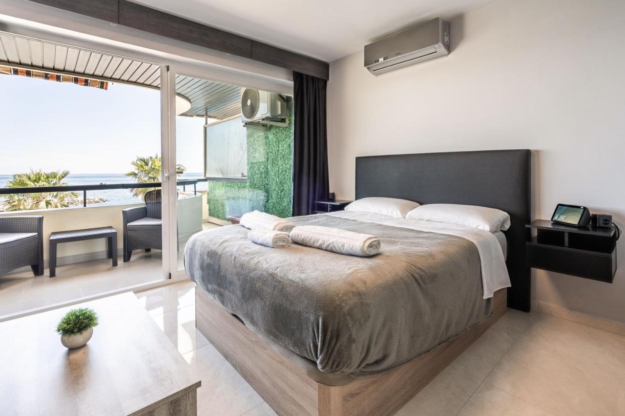 Beachfront Studio With Stunning Sea Views Marbella Esterno foto